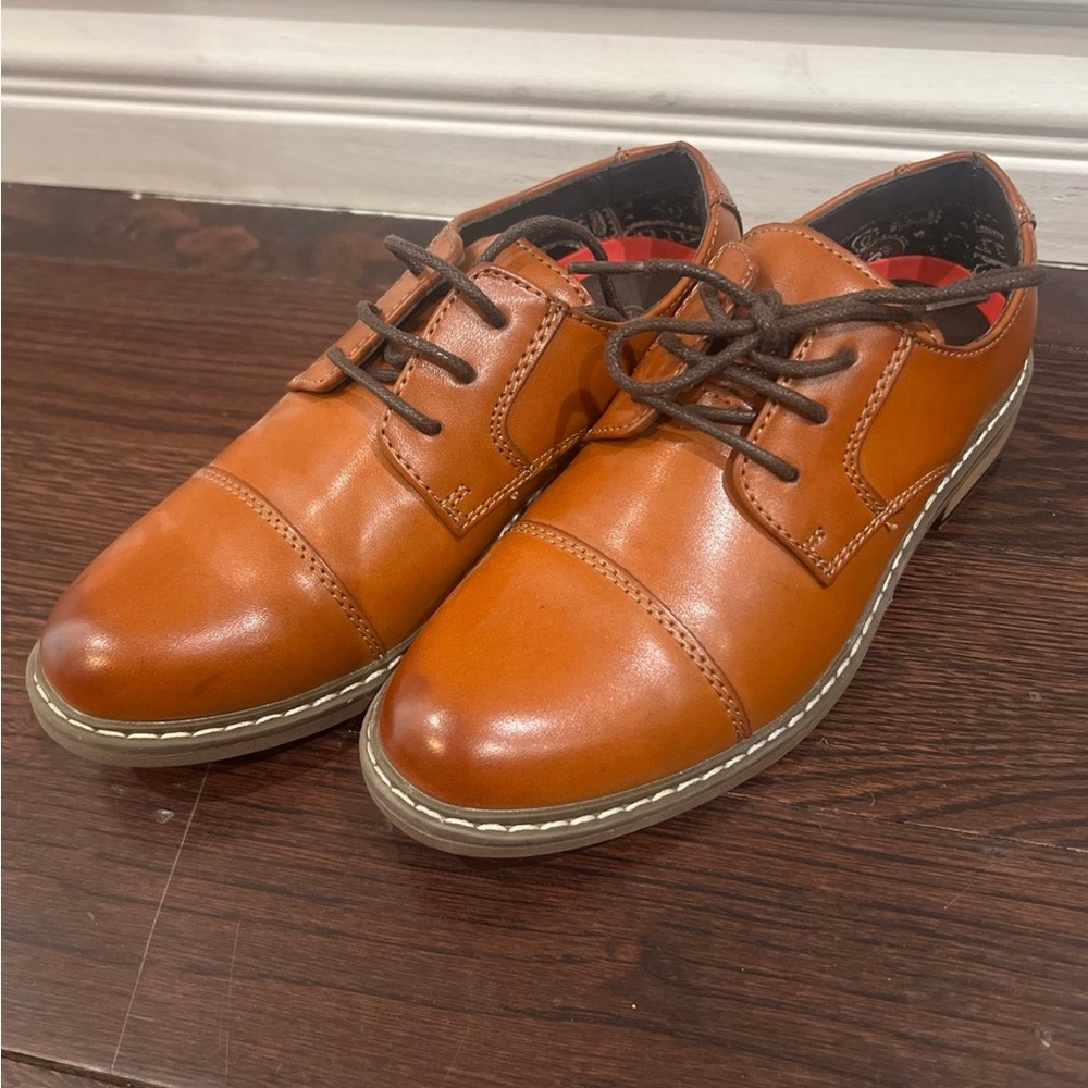 Kids dress shoes